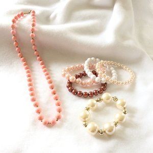 Collection 5 vintage elastic beaded bracelets 1 coral-colored beaded nec…